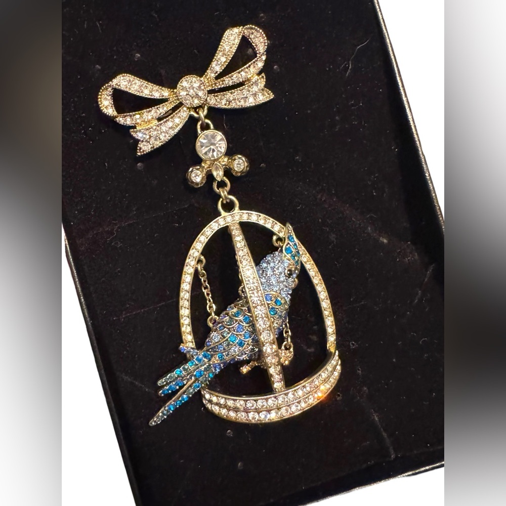 Heidi Daus Cockatiel Pave Crystal Bird Pin Clear Blue Bird Cage Pave Bro… - Picture 2 of 2